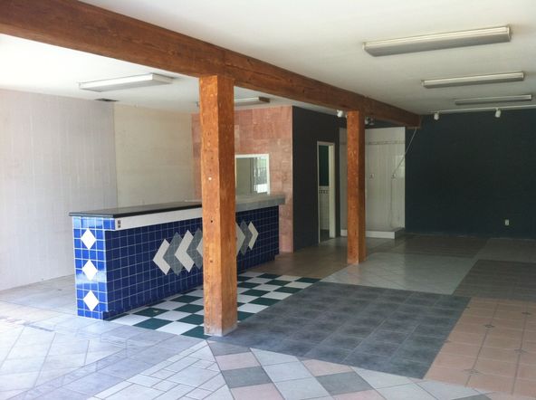 Retail / Distribution Warehouse: 1125 Saint Andrews Blvd, Panama City, FL 32405
